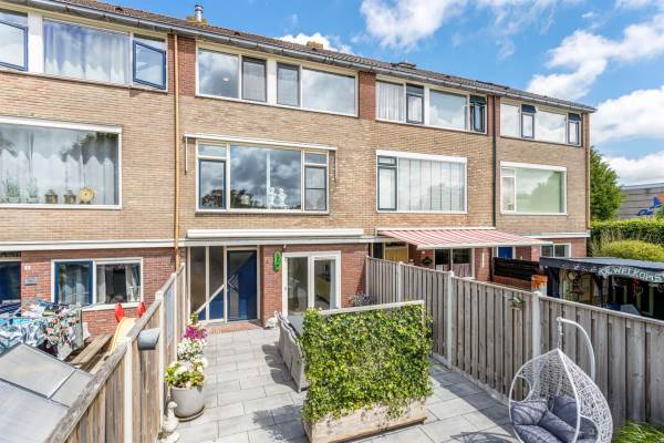 Woning Burgemeester Albardastraat 6 St.-Annaparochie