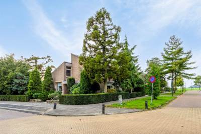 Woning van der Duyn van Maasdamlaan 1 Bunschoten-Spakenburg