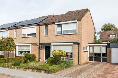 Woning Anna van Burenlaan 5 Dodewaard