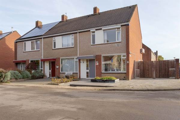 Woning Burg van Leentstraat 26 Grubbenvorst