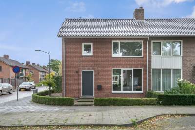 Woning Burgemeester van der Weidenlaan 42 Beek en Donk