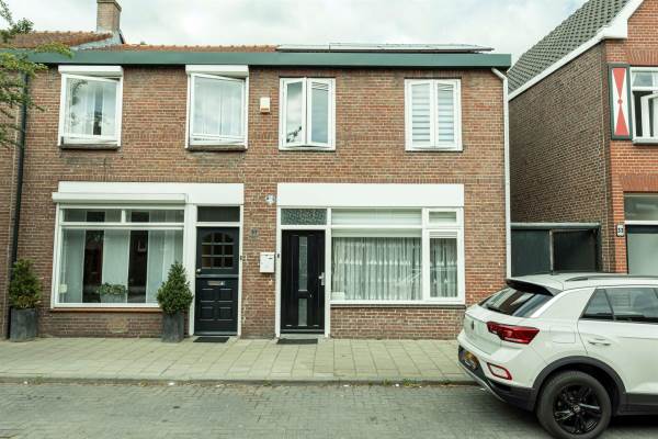 Woning Pastoor Smitsstraat 35 Tilburg