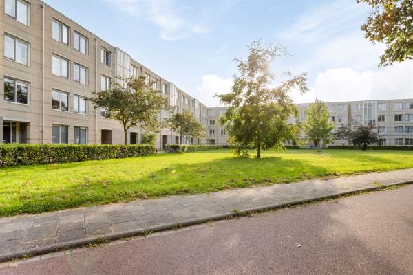 Woning J.T.P. Bijhouwerhof 71 Almere