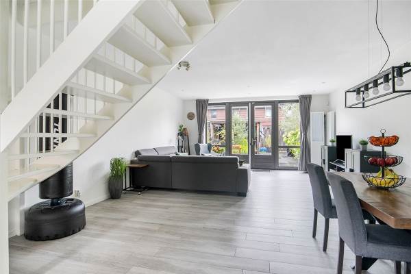 Woning Vrouw Avenweg 253 Den Haag