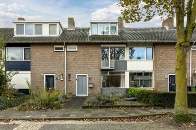 Woning Pastoor M. van Beekstraat 12 Best