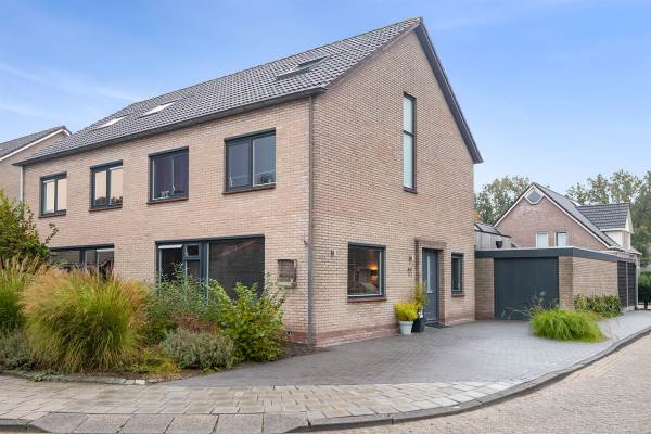 Woning Joh. Nijmeijerlaan 11 Nijeveen