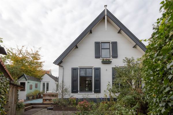 Woning Valkenaarstraat 24 Huizen