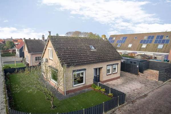 Woning Kasteelhoekstraat 1 Hoedekenskerke