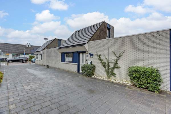 Woning Saarhof 13 Spijkenisse