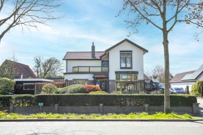 Woning Stationsweg West 68 en 68a Woudenberg