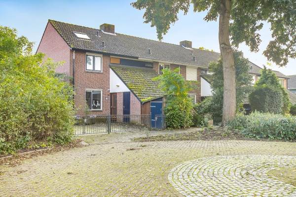 Woning Henriette Roland Holststraat 26 Tiel