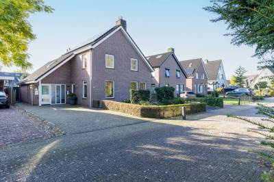 Woning Johanna van Beekstraat 8 Beneden-Leeuwen