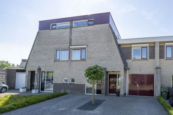 Woning Van Gaesbeekstraat 21 Strijen