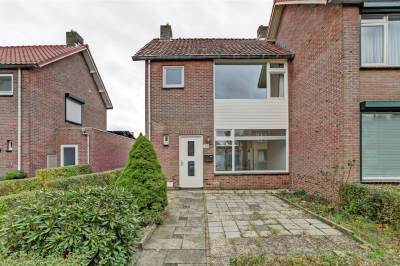 Woning Middenweg 10 Rijen