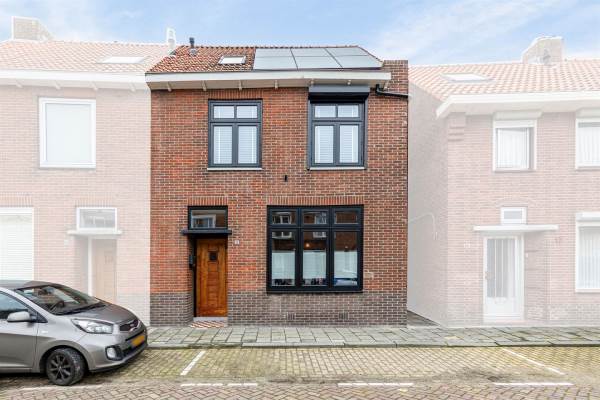 Woning Charitasstraat 15 Roosendaal