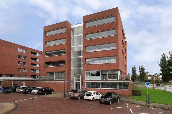 Woning Van Naeldwijcklaan 151 Capelle aan den IJssel