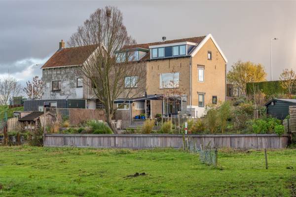 Woning Welhoeksedijk 64 Hoogvliet Rotterdam