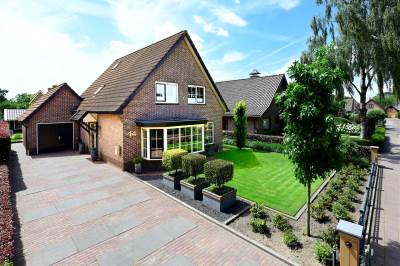 Woning Anna van Burenstraat 14 Putten