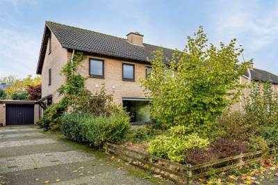 Woning Jacob van Ruysdaelstraat 1 Waalwijk