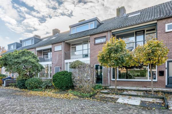 Woning Graaf Willemlaan 110 Hendrik-Ido-Ambacht