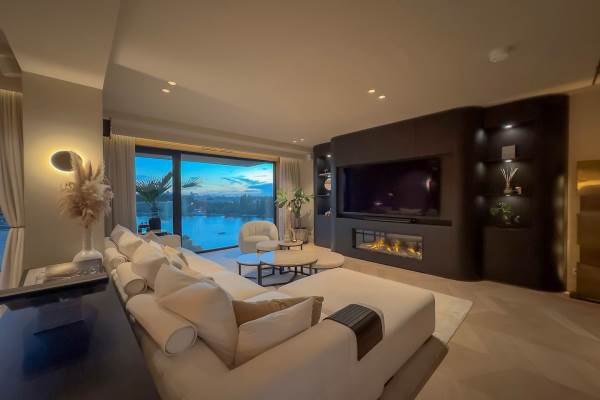 Woning Korte Ouderkerkerdijk 1 H. 2 Amsterdam