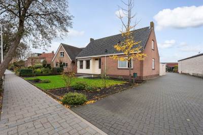 Woning Noordeinde 66 Roelofarendsveen