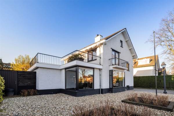 Woning Graaf Willemlaan 16 Hendrik-Ido-Ambacht