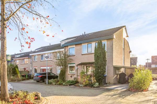 Woning Karveel 3744 Lelystad