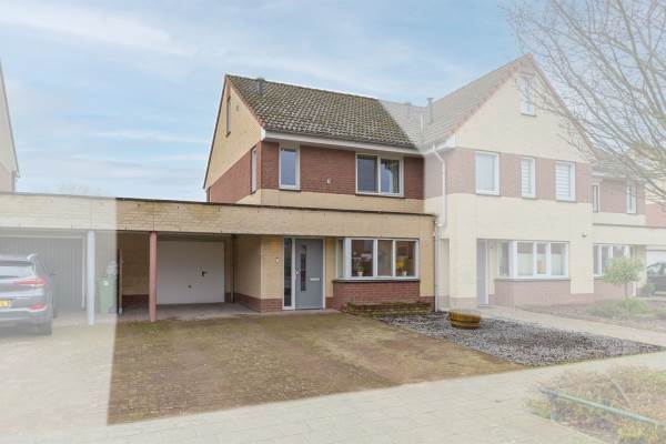 Woning Meidoornlaan 15 Reuver