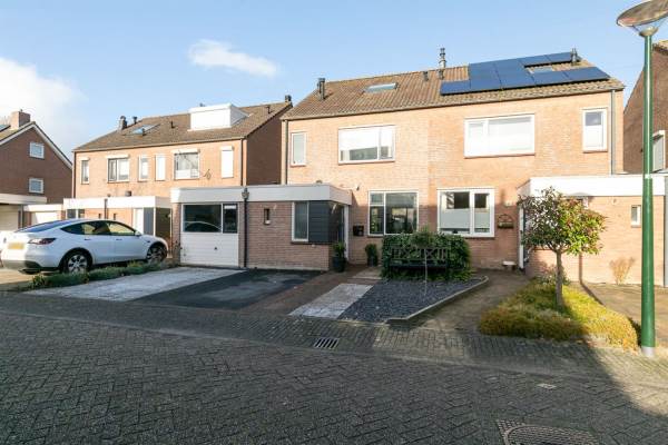 Woning Eikendonk 22 Raamsdonksveer