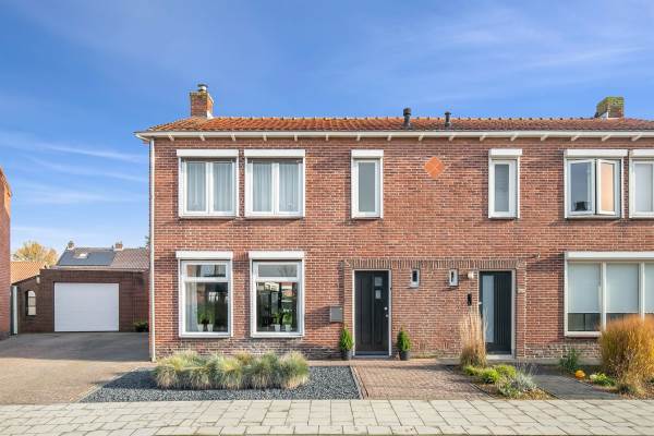 Woning Burg. Geirnaerdtstraat 4 Sint Jansteen