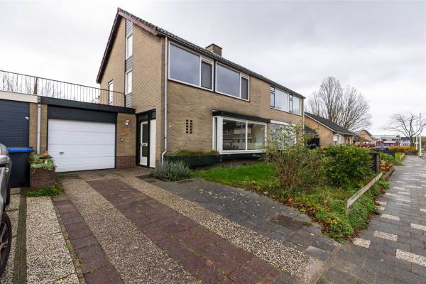 Woning P A de Genestetlaan 12 Hellevoetsluis