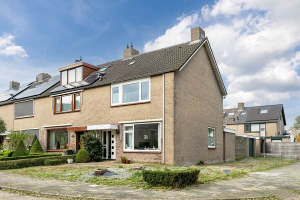 Woning Burgemeester de Voogtlaan 43 Wilnis