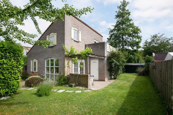 Woning Hoogerwerfsweg "De elf Boompjes" 64 Bruinisse