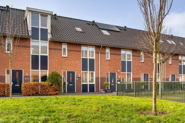 Woning Burg. Van der Endt Swanenburgplantsoen 3 Maassluis