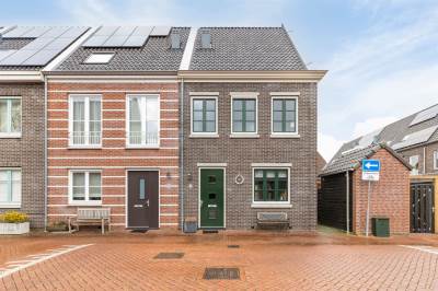 Woning Veenoever 17 Roelofarendsveen