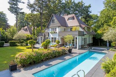 Woning van Beeverlaan 11 Laren (NH)