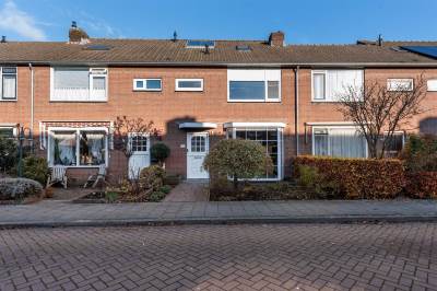 Woning van Harteveldstraat 26 Roelofarendsveen