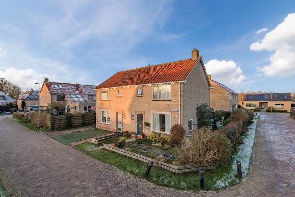 Woning Leeghwaterstraat 1 Stompetoren