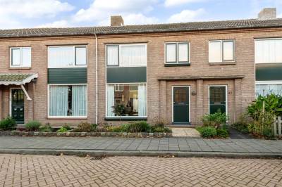 Woning van der Bijlstraat 45 Roelofarendsveen