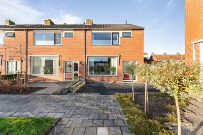 Woning Koningin Wilhelminalaan 15 Oud-Alblas