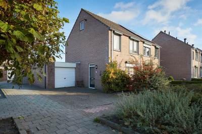 Woning Burg. Hendrik Wolferthof 1 Hoek