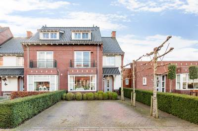 Woning Hoogveen 11 Hendrik-Ido-Ambacht