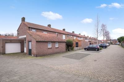 Woning Jan van Hoofstraat 1 Best