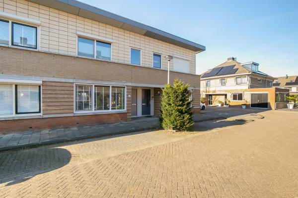 Woning Marie van Zeggelenstraat 18 Spijkenisse