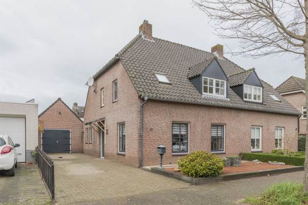 Woning A. Roland Holstlaan 29 Raamsdonksveer