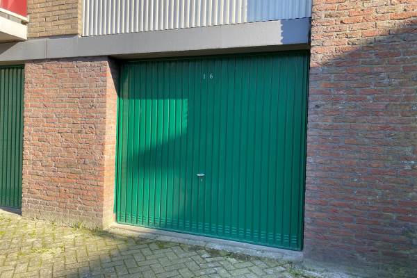 Garage Plutolaan, garagebox 16 Groningen