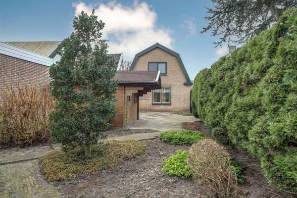 Woning Dorpsstraat 28 Tuitjenhorn