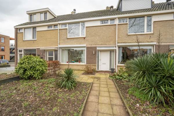 Woning Lokkenstraat 20 's-Gravendeel