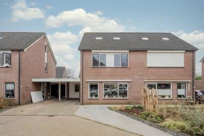 Woning Van der Duyn van Maasdamstraat 75 Bergentheim